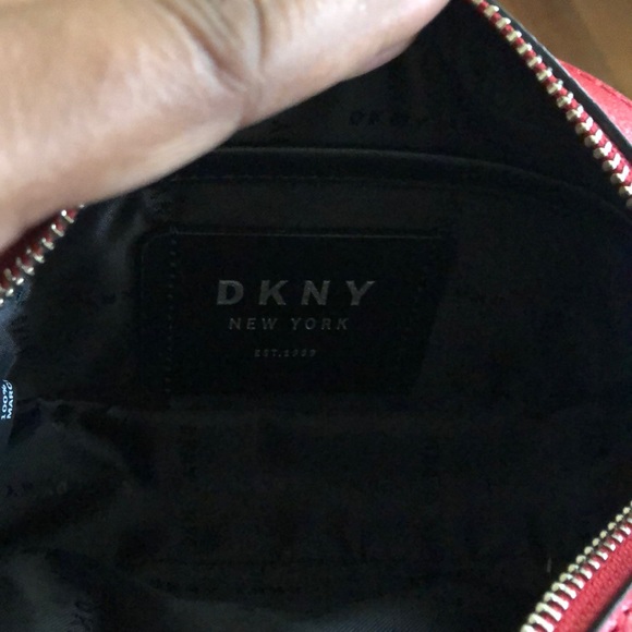 DKNY Women’s belt bag - Picture 2 of 2